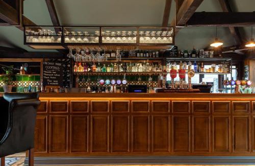 Romsey Hotel | Cromwell Arms Country Pub with Rooms
