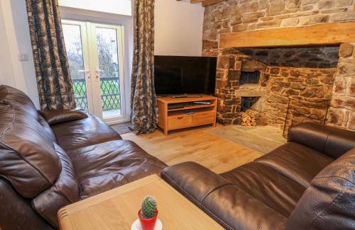 Ammanford House | Crooked Hill Cottage