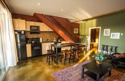 Okanagan-Similkameen House | Crooked Tree Guest Suites - The Pine Suite