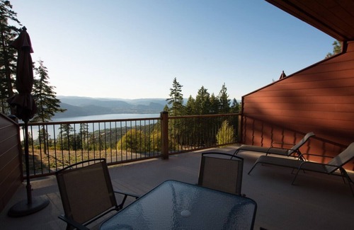 Okanagan-Similkameen House | Crooked Tree Guest Suites - The Fir Suite