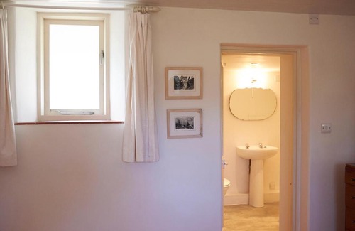 Kington Apartment | Cross Cottage