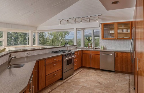 South Addition Condo | Crow's Nest Condo 3BR Downtown