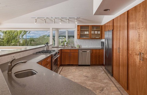 South Addition Condo | Crow's Nest Condo 3BR Downtown