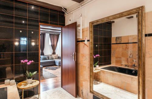 Burgwallen Nieuwe Zijde House | Crown Guesthouse Amsterdam