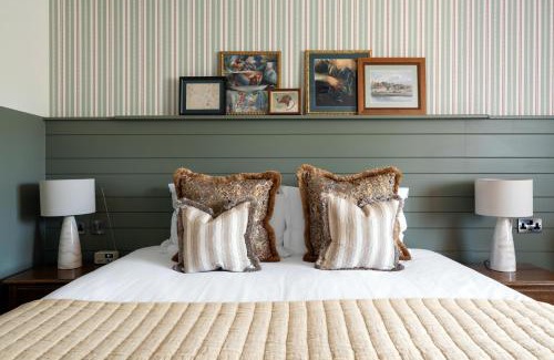 Runnymede Hotel | Crown Hotel