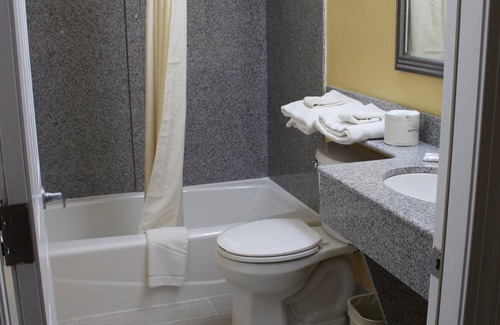 Yorktown Hotel | Crown Inn Motel