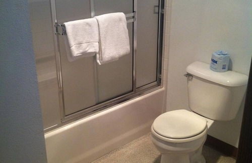 Seattle Hotel | Crown Inn