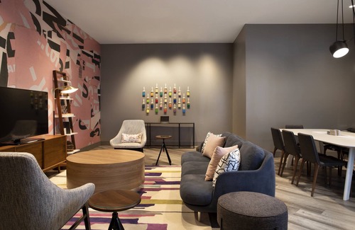 Dunwoody Hotel | Crowne Plaza Atlanta Perimeter at Ravinia by IHG