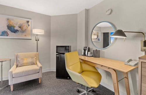 Greenway Plaza-Upper Kirby Hotel | Crowne Plaza Houston Med Ctr-Galleria Area by IHG