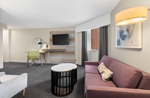 Greenway Plaza-Upper Kirby Hotel | Crowne Plaza Houston Med Ctr-Galleria Area by IHG