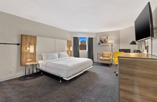 Greenway Plaza-Upper Kirby Hotel | Crowne Plaza Houston Med Ctr-Galleria Area by IHG