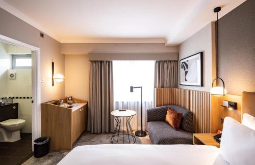 Crawley Hotel | Crowne Plaza London - Gatwick Airport by IHG