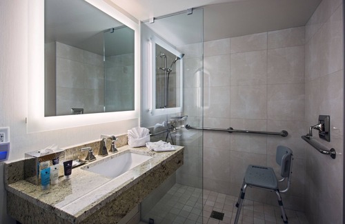 King of Prussia Hotel | Crowne Plaza: Philadelphia - King of Prussia by IHG