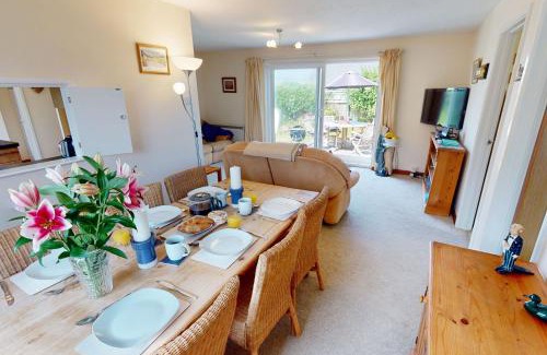 Croyde House | CROYDE PEACH COTTAGE 3 Bedrooms