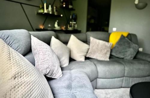 Waddon Apartment | Croydon Luxury 2 Bed Apartment - Sleeps 6 - Gatwick Airport close