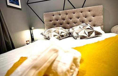 Waddon Apartment | Croydon Luxury 2 Bed Apartment - Sleeps 6 - Gatwick Airport close