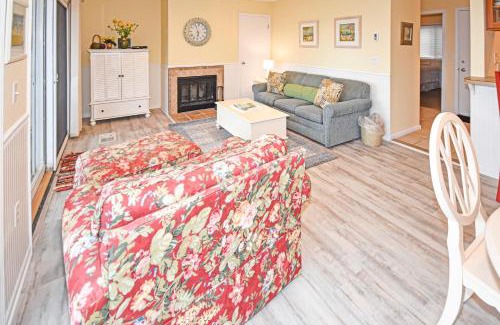 Glen Arbor Apartment | Crystal Beach 13