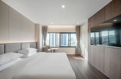 Duryu-dong Hotel | Crystal Hotel