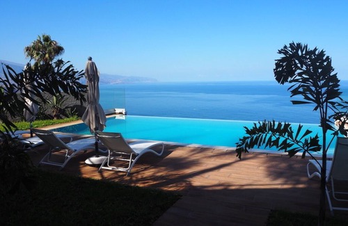 Sauzal Villa | CRYSTAL OCEAN VILLA