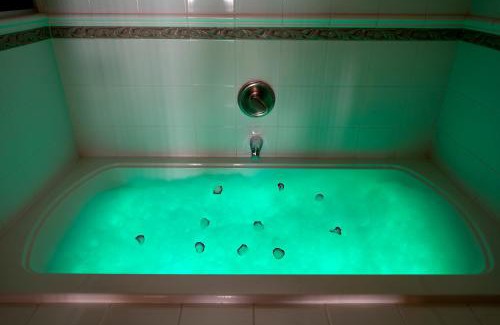 Upper Lonsdale Bed & Breakfast | Crystal's View Bed & Breakfast