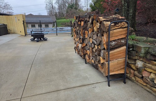 Berlin House | Crystal Wave Retreat, Berlin OhionHot tub and pool