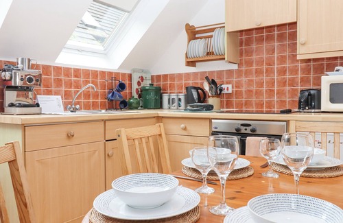 Highampton House | CRYSTALS, pet friendly, with pool in Hatherleigh