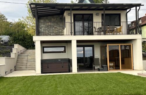 Pusztavacs Villa | Csipetnyi Chill Vendégház