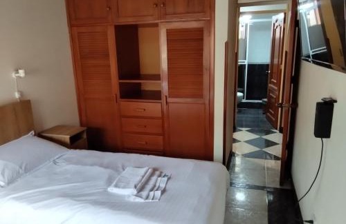 Tunja House | Cuarto Cama King Smart TV en apartamento atico Tunja