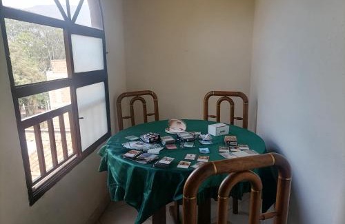 Guayabal House | Cuarto con cuarto de baño y terraza
