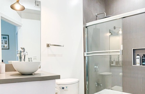 View Park-Windsor Hills House | Cubier - Spacious Townhouse in Mid City - CR4-WIN