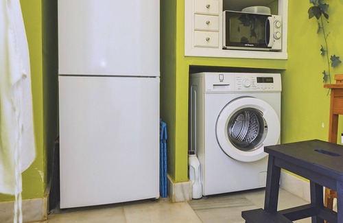 Marina de Casares Ski Chalet | Cubo's Beachfront Marina de Casares House/Beachfront/parking/free wifi