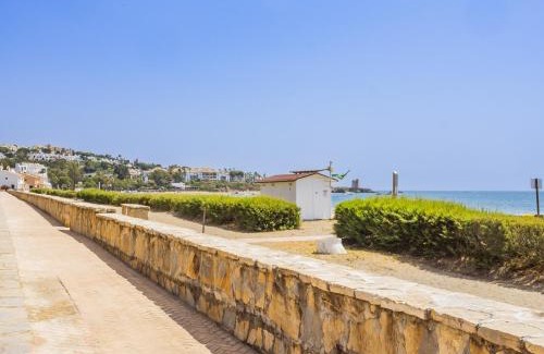 Marina de Casares House | Cubo's Beachfront Marina de Casares House