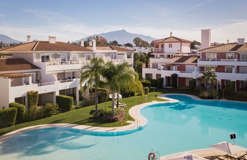 New Golden Mile Apartment | Cubo's Cortijo Del Mar Resort 2 dorm 4 PAX/Marbella/free wifi/air conditioning/community pool