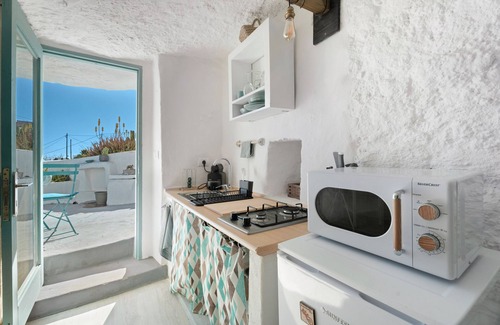 Fasnia Villa | Cuevita Mar Holiday Apartment with Sea View, Shared Pool and Wi-Fi