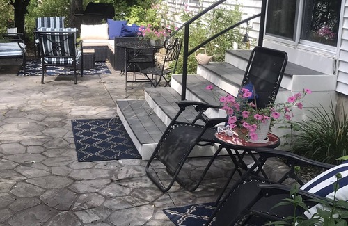 Ballston Spa House | Cul de Sac family setting less than 10 miles to Saratoga Race Track