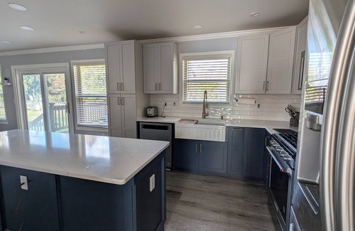 Minerva Park House | cul-de-sec home 4BR 3.5 Baths Sleeps 7 Jacuzzi tub