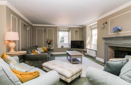 Helston House | Culdrose Manor