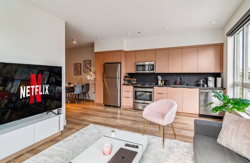 Park West Apartment | Culver City Oasis – Amenities Include Parking, Pool, and Gym