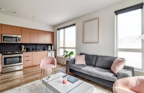 Park West Apartment | Culver City Oasis – Amenities Include Parking, Pool, and Gym