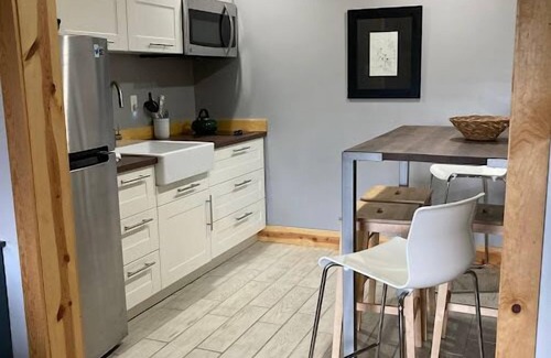 Snowshoe House | Cupp's Cabin 6 BR - NWR - Easy Walk to Slope