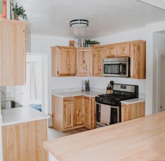 Ucon House | Curio Cottage