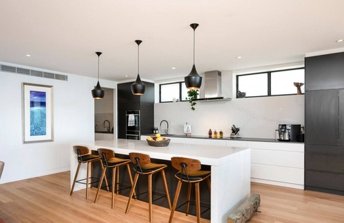 Freshwater House | Curley Luxe - Amazing Views