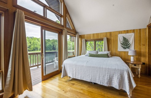 Warren Center Resort | Custom built resort on private lake with kayaks, hiking,