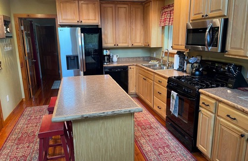 West Glacier Cabin | Custom built West Glacier cabin with private Salt Water Spa