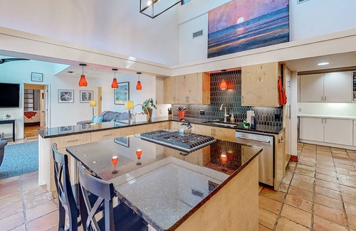 King City House | Custom, dog-friendly home with a private pool, pool spa, WiFi, & central A/C