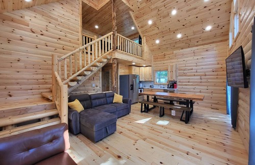 Albrightsville Cabin | Custom Log Cabin 4bd 2ba | Game Room Air Hockey Foosball Arcades