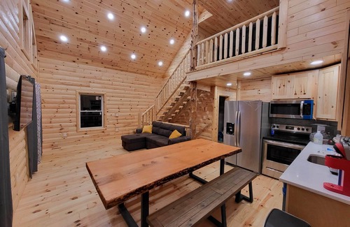 Albrightsville Cabin | Custom Log Cabin 4bd 2ba | Game Room Air Hockey Foosball Arcades