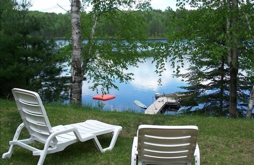 Biwabik House | Custom Log Lake House on Wynne Lake with Pontoon Boat. Summer 1 week Sat to Sat