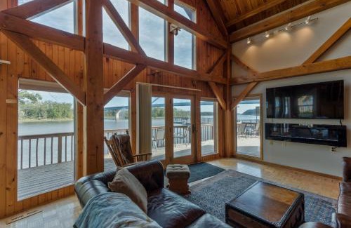 Marquette House | Custom Waterfront Lodge, 4 bed, 4 Bath, Sleeps 12!