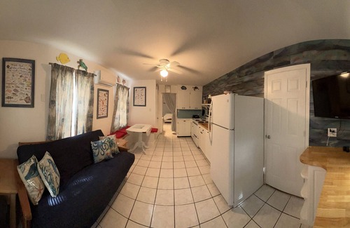 Gulfport Apartment | Cute 1 BR apt 1/2 block to Beach Blvd and 3 Blocks to the Beach